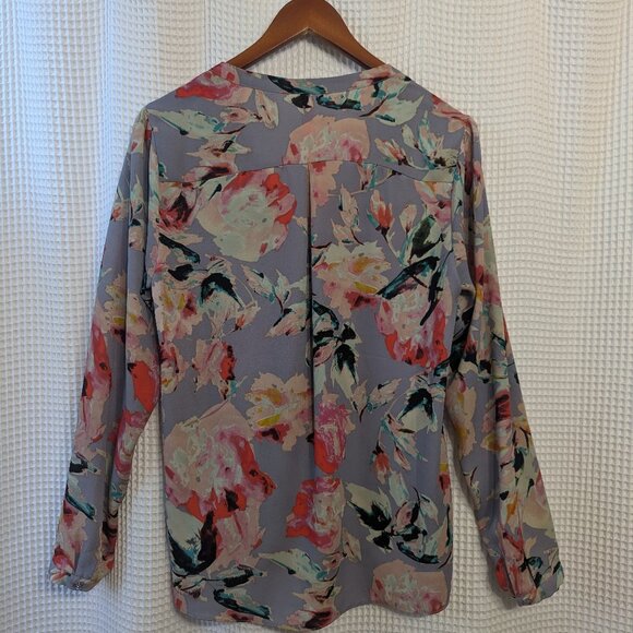 Floral surplice blouse - Picture 2 of 3